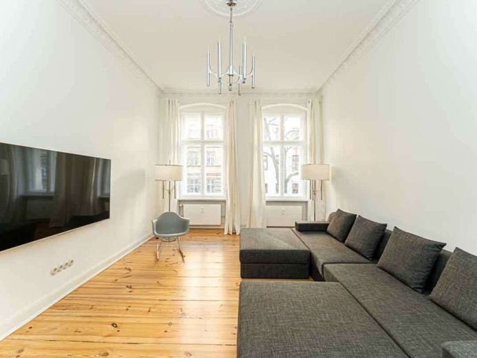 Wrangelkiez : Appartement ancien bien entretenu de 3 pièces au premier étage – Photo 1