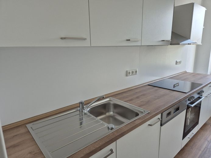 Ihr neues Zuhause in der Innenstadt: 4ZKB, kompl. saniert, mit Einbauküche – Foto 5