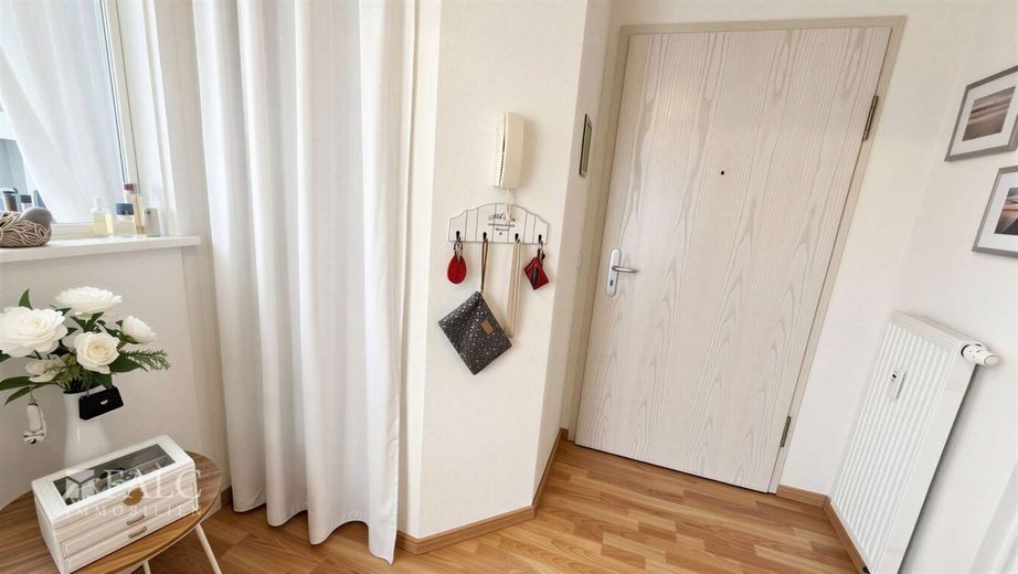 Top 2-Zimmerwohnung in sehr schöner Lage beim Großen Plessower See – 09 Flur