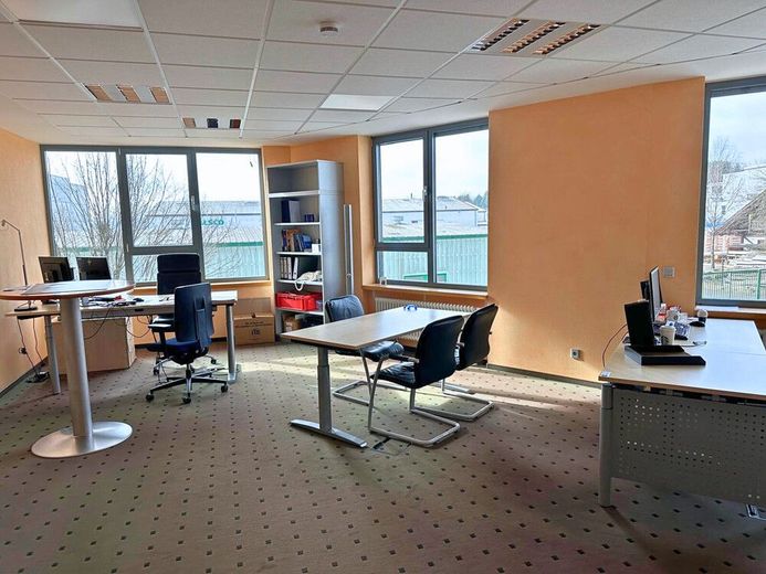 Büro im OG