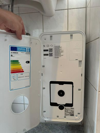 de particulier : libre d’occupation ou rendement de 5 %, emplacement privilégié : appartement 2 pièces avec balcon, ascenseur, place de parking, à proximité du canal – Bosch Energiewert "A"