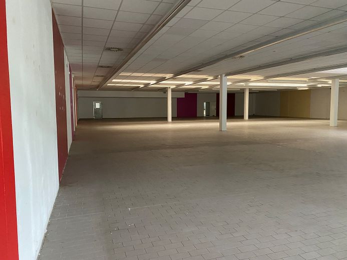 Gewerbefläche Lager, Handel, Produktion, teilbar – Lager groß