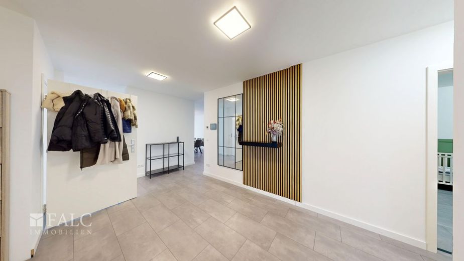 Exklusive Wohnanlage mit 3 Wohneinheiten - solide Mietrendite inklusiv !! – Vorderhaus_Wohnung 1_ EG_Flur