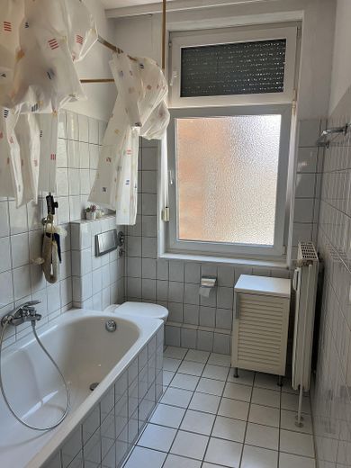 Wohnen im Herzen der Fallersleber Altstadt – Badezimmer Ansicht 1