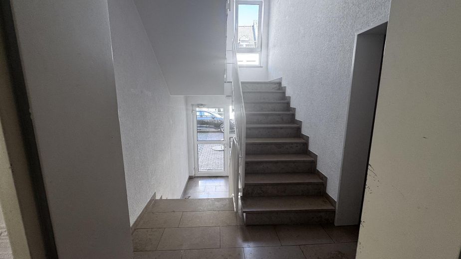 2-Zi Wohnung in Wiesbaden / Dotzheim /Bad/  Terrasse /Einbauküche/ Garage – Foto 4