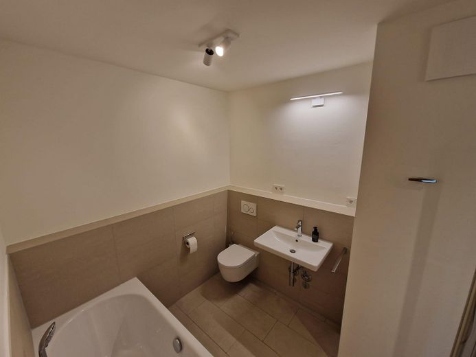 Absoluter Highlight! Urbaner Wohntraum mit Blick ins Grüne – Badezimmer