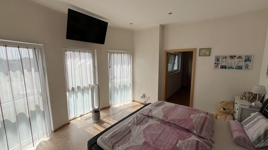 Masterbedroom mit TV
