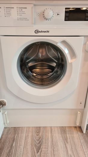 Luxuriöse 3-Zimmer Wohnung in Hoffnungsthal, edle Einbauküche mit Vollausstattung – Waschmaschine Bauknecht