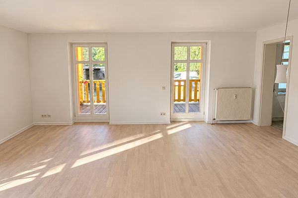 Boş, komisyonsuz 3 odalı daire, balkon ve bahçe kullanımı – doğrudan Sanssouci Parkı’nın yanında