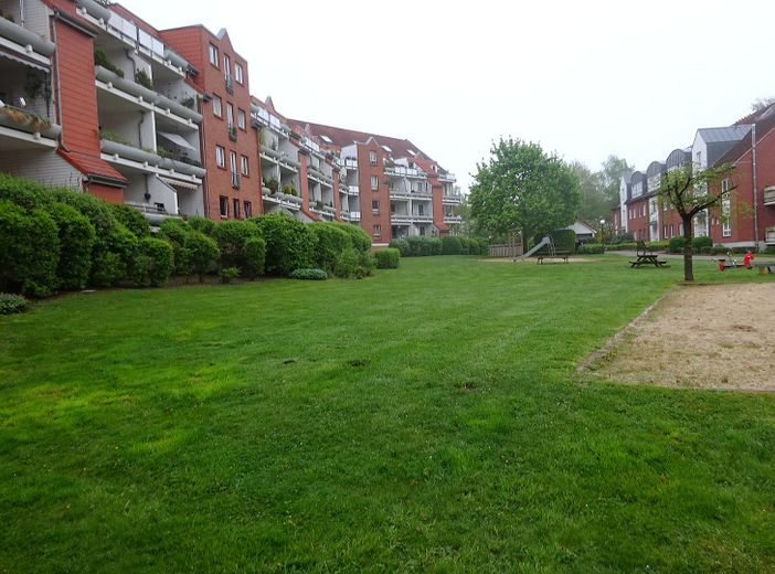 Helle 2-Zimmer-Wohnung, Balkon, neue EBK, Fahrstuhl, Naturschutzgebiet (Lesum) von Privat – Außenanlage