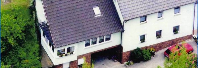 Wohnen mit Charme: Gepflegtes Zweifamilienhaus mit zusätzlichem Grundstück in Radolfzell-Liggeringen
