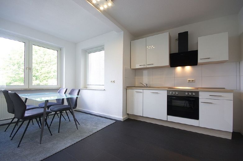 Zentral und ruhig: Möblierte Wohnung in Essen mit zwei Schlafzimmern und Internetzugang Nähe Hauptbahnhof – 7320bda457ba77716df68df2392d6d62071e8dfa.jpg