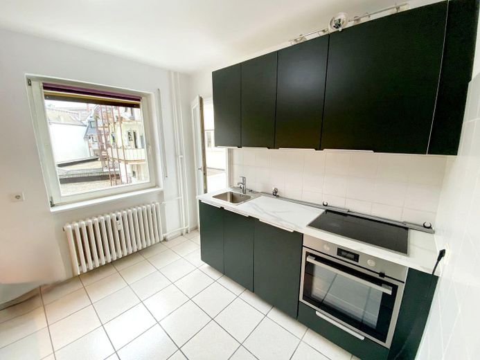 Küchenzeile inkl. Spülmaschine