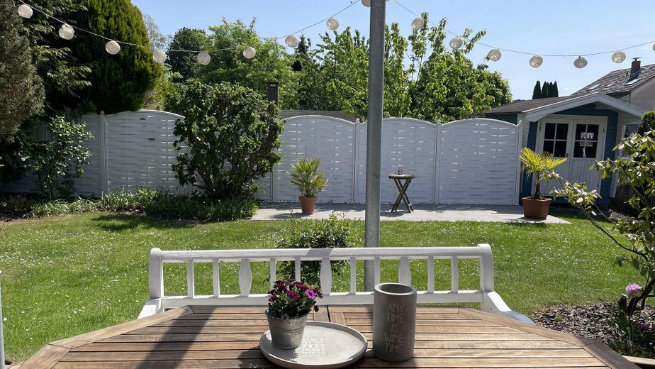 Garten-Blick von Terrasse