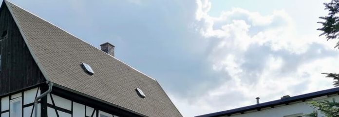 Bardzo przytulny, wymagający remontu dom szachulcowy z dużą działką
