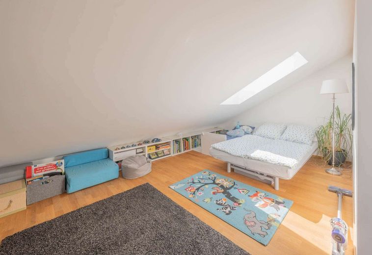 Großzügiges, effizientes Einfamilienhaus, 5 Zimmer + Hobbyraum, Terrasse mit Garten – Galerie