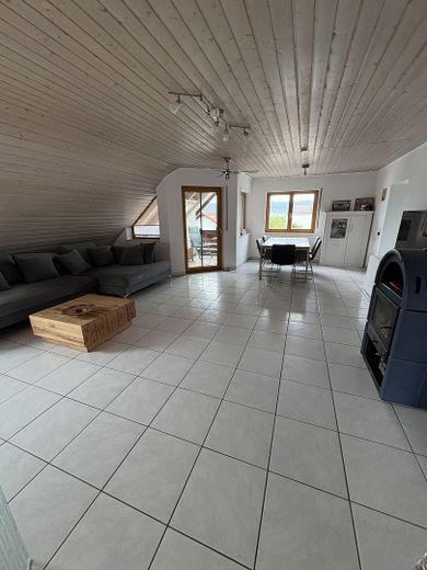 3,5-kamerappartement op de bovenverdieping met fantastisch uitzicht – Wohnzimmer/Esszimmer