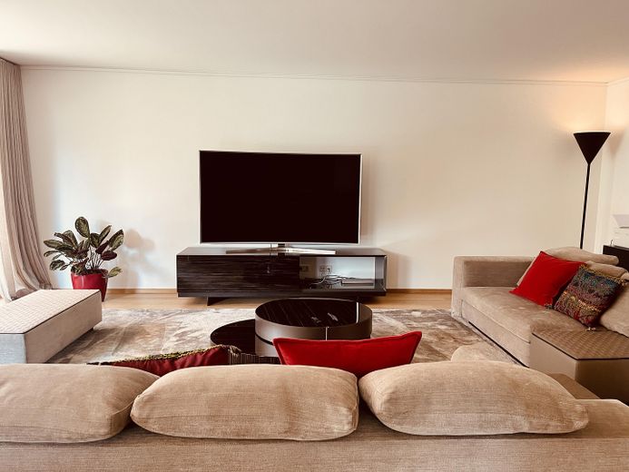 Designer Maisonette-Wohnung nähe Zoopark mit Blick ins Grüne, Fussbodenheizung, Kamin, Terrasse – WZ