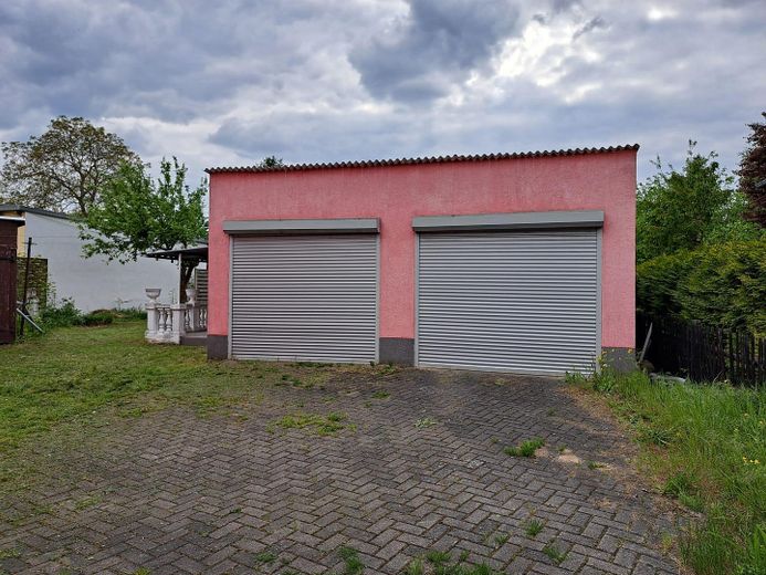 Casa unifamiliare indipendente su terreno di 753 m² + garage doppio, Berlino-Heinersdorf – Doppelgarage