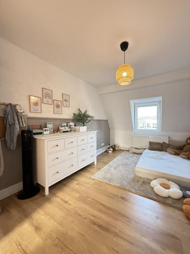 Zentrumnahes Dreifamilienhaus mit großem Garten und Hohentwielblick – alle Wohnungen bezugsfrei – Zimmer 1