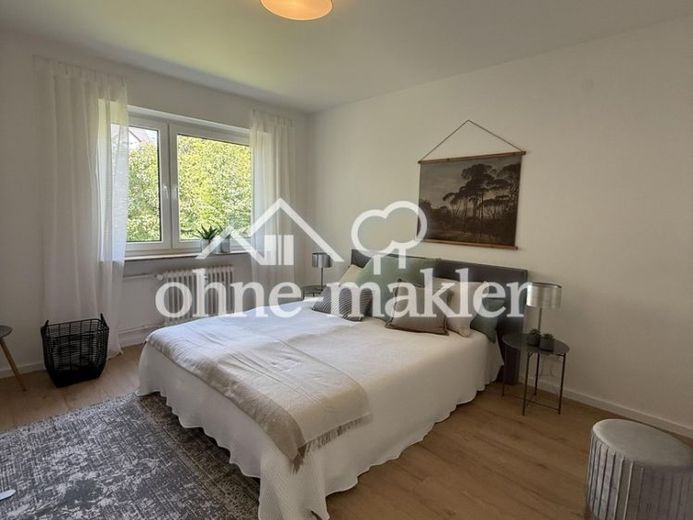Bez prowizji / Kompletnie odnowione 3-pokojowe mieszkanie w Wiesbaden-Schierstein z balkonem i miejscem parkingowym – Foto 1