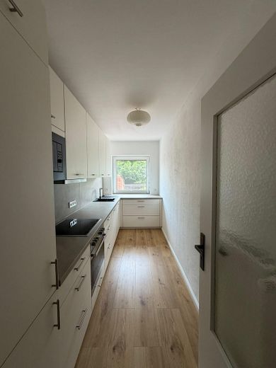 *Provisionsfrei* Renovierte 2,5-Zimmer Wohnung mit Balkon – Foto 9