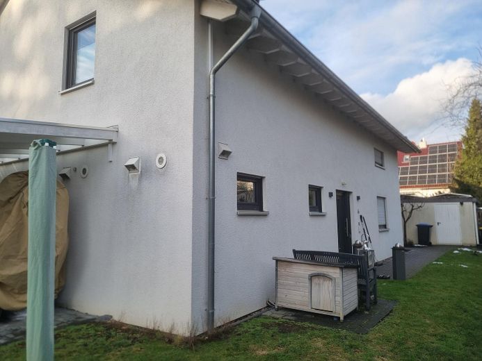 Energieeffizientes Einfamilienhaus mit Einliegerwohnung (232 m²) in Hannover-Bothfeld – Hausansicht 3