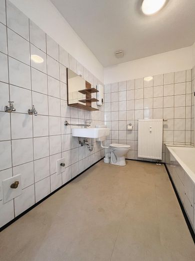 Gemütliche, frisch sanierte Zweizimmerwohnung in Elze – frisch modernisiertes Bad