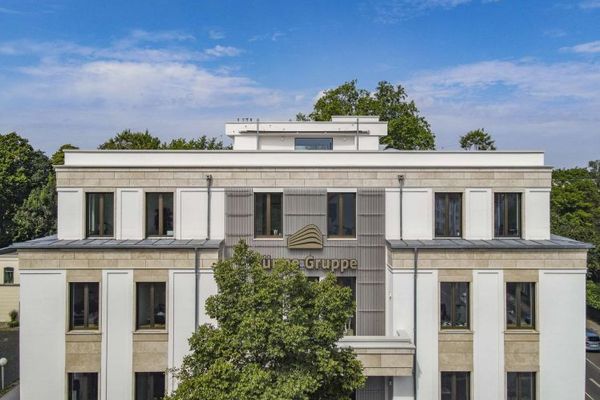 Unsaniertes, freistehendes Mehrfamilienhaus in Altchemnitz