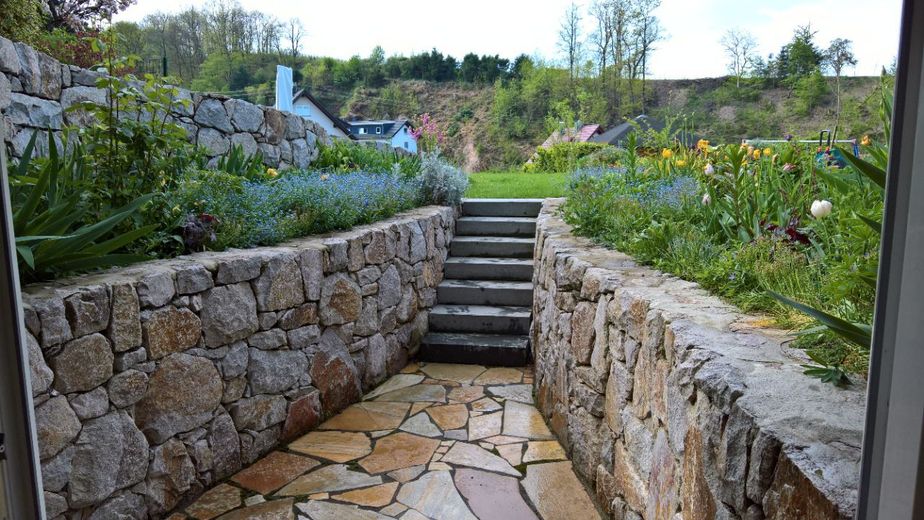 Terasse vor dem Wohn-Schlaf.