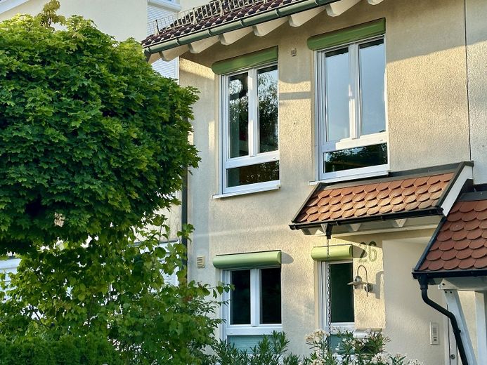 Geräumiges Reihenendhaus in Waldenbuch – Eingang Nordseite