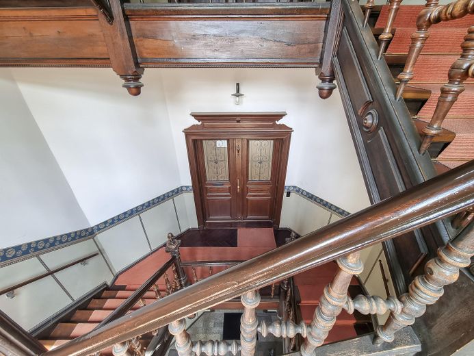 Exklusive Bürofläche in Herrschaftlicher Villa mit Stellplätzen im Hof und Alarmanlage – Foto 12