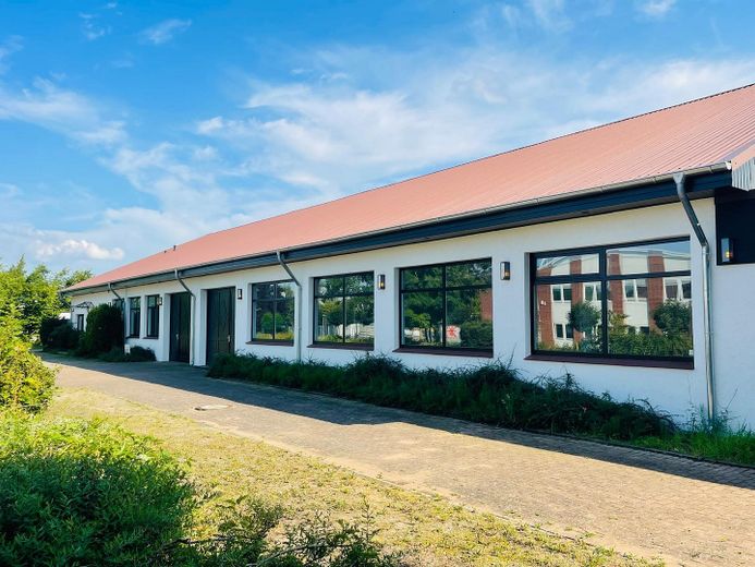 NUOVO! 875 m² di superficie commerciale – RISTRUTTURATA E SENZA PROVVIGIONE | Visitatela subito! – Foto 3