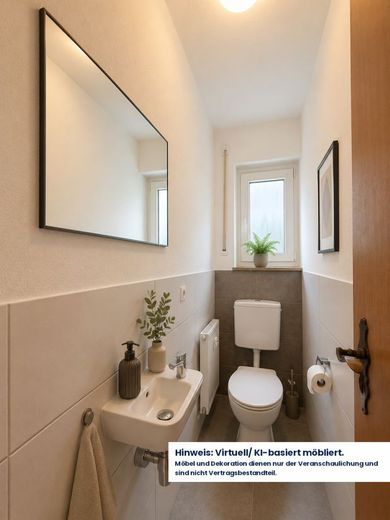 Renovierte EG 4-Zimmer WHG mit Balkon, Einbauküche und Garage – KI-WC