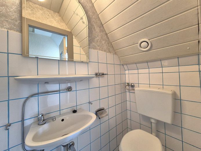 Affascinante casa unifamiliare con grande potenziale in buona posizione – libera e senza provvigione – WC (OG)