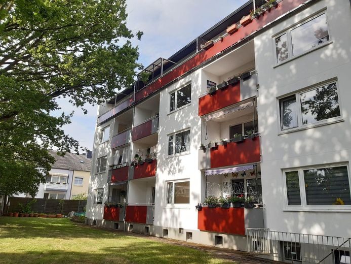 Modernisierte Drei-Zimmer Wohnung in Moers-Repelen, 2. OG – Balkon zur Hofseite