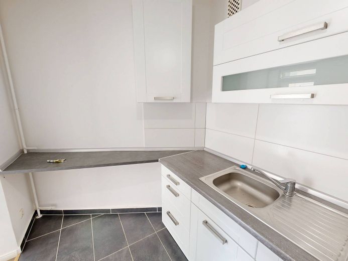Appartement lumineux de 2 pièces avec BALCON et CUISINE ÉQUIPÉE – Ansicht II: Küche