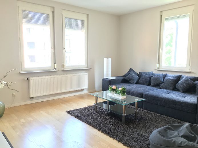 Charmante 3,5 Zimmer- Altbau-Wohnung mit Gartenanteil in begehrter Lage Killesberg/Feuerbach – Wohnzimmer