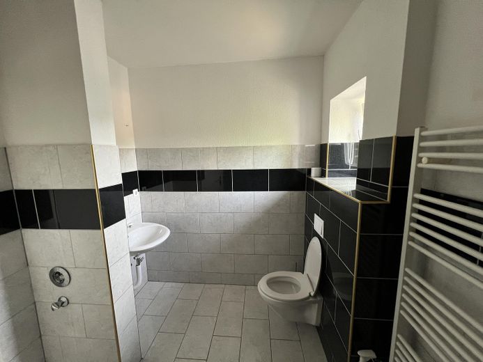 3-Zi-Whg, DG, Herne-City, zur Miete – Bad