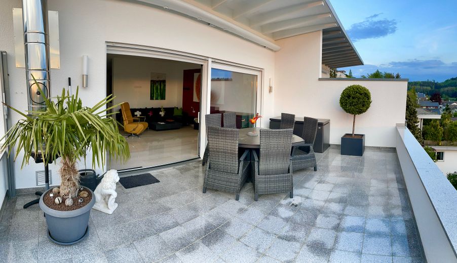 Lage,Lage,Lage - tolles Einfamilienhaus mit grandiosem See- und Bergblick – Balkon / Terrasse 
