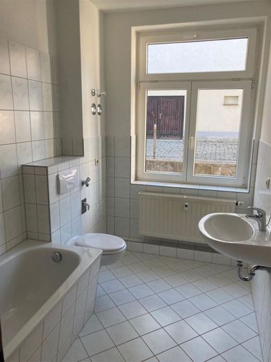 Günstige 2-Zimmer mit Laminat und Wannenbad in guter Lage! – Foto grundrissgleiche Wohnung untendrunter