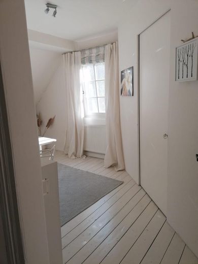 Zimmer 3 im OG mit Einbauschr.