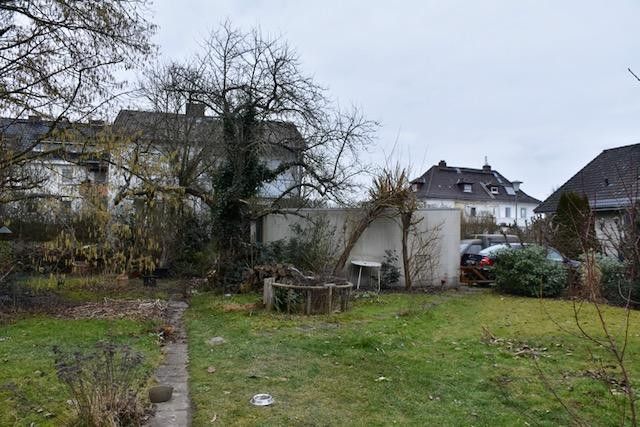 Garage mit Stellplatz