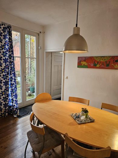 Bezugsfreies EFH mit Scheune & Garten in Niederbrechen – Küche / Badtür EG