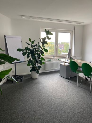 Büro in Wandsbek sucht neuen Mieter – Großes Büro