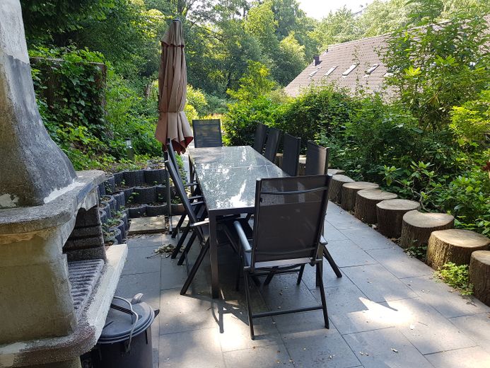 Modernisiertes Appartement in Top-Lage, Nähe Uni! – 1. Terrasse