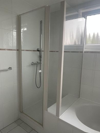 Top Lage in Heerdt - Top Wohnung - sehr gut geschnittene 4-Zimmer Wohnung - neue Küche – Bad Bild 2 