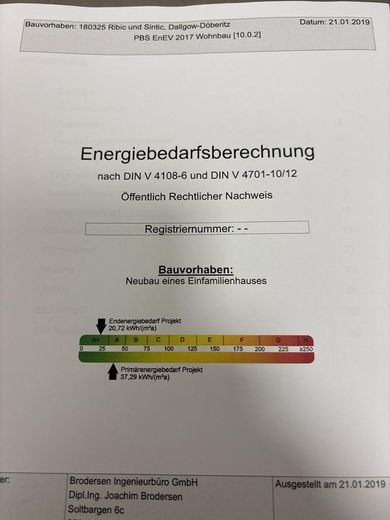 !SAHİBİNDEN SATILIK! Çift garajlı ve ısıtmalı havuzlu, son derece bakımlı 6 odalı şehir villası – Energiebedarfsberechnung