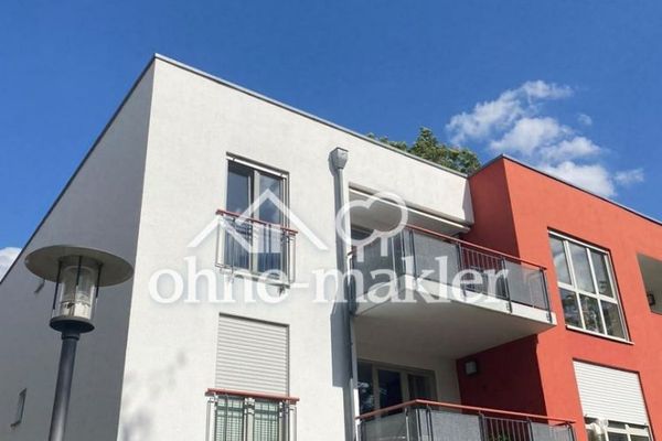 Ruhiges Wohnen ganz oben: Gepflegte 3-Zimmer-Wohnung mit Süd-West-Balkon & Tiefgarage
