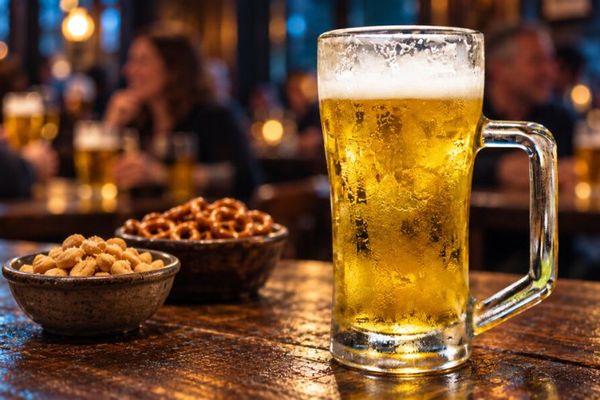 Wo aus einem Feierabend ein schöner Abend wird: Raum für Ihre Vision einer einladenden Kneipe und Bar